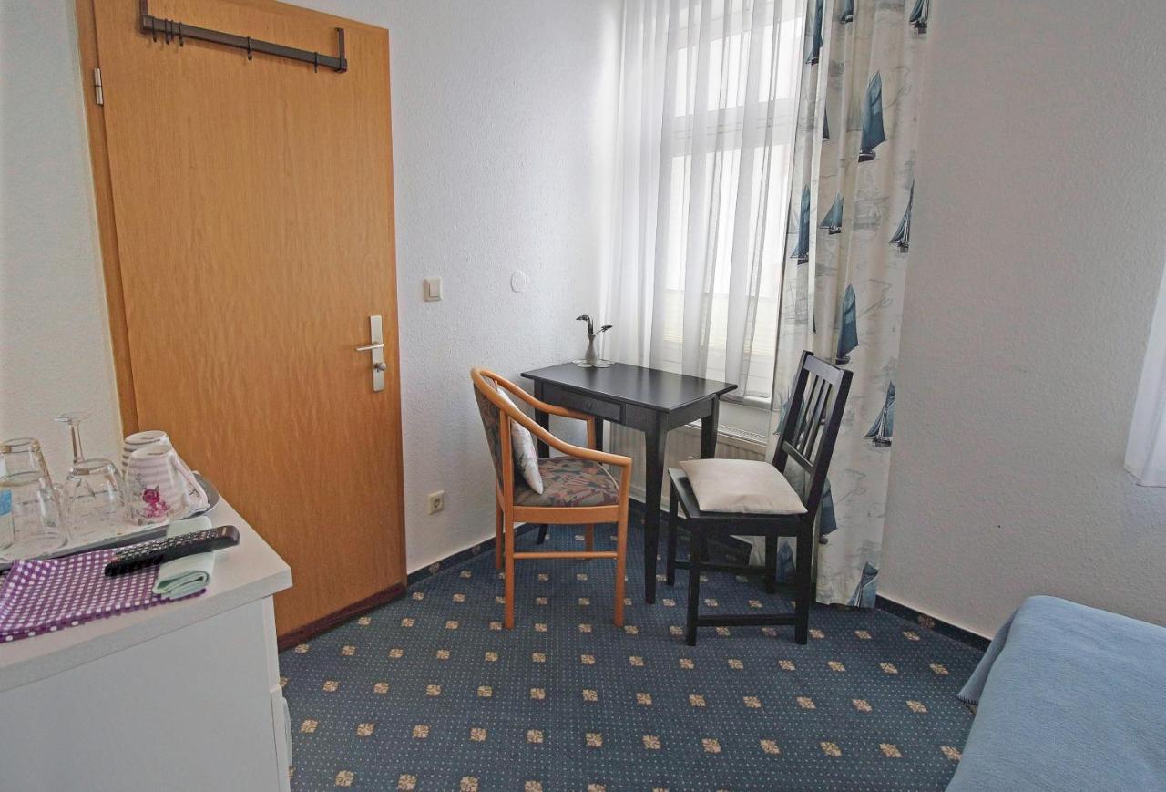 זאסניץ Ferienzimmer In Der Villa Ostseelilie מראה חיצוני תמונה